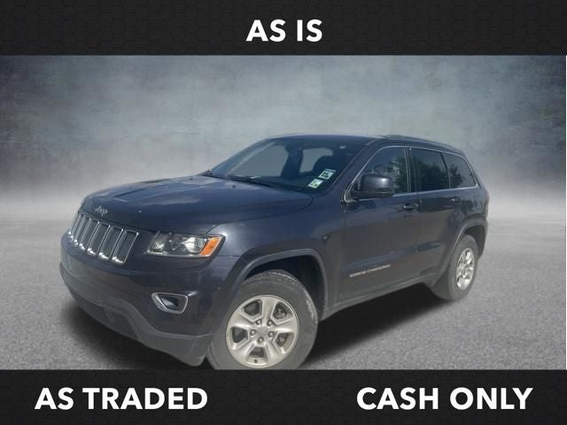 2015 Jeep Grand Cherokee Laredo in Maximum Steel Metallic Clearcoat — front three-quarter view