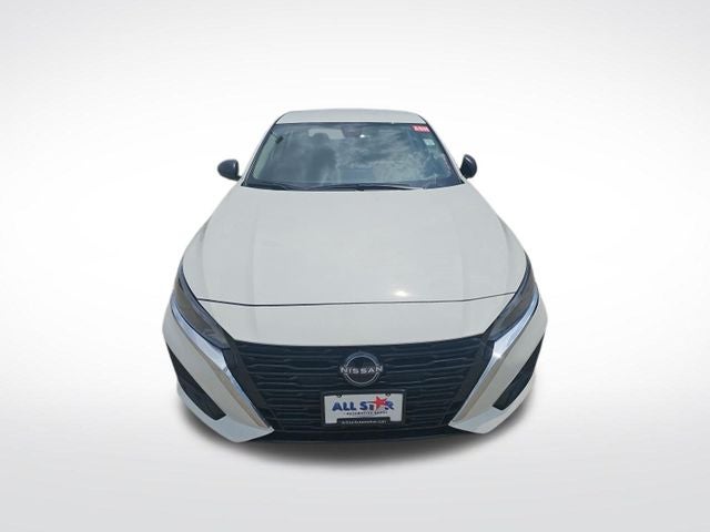 2025 Nissan Altima — side profile view